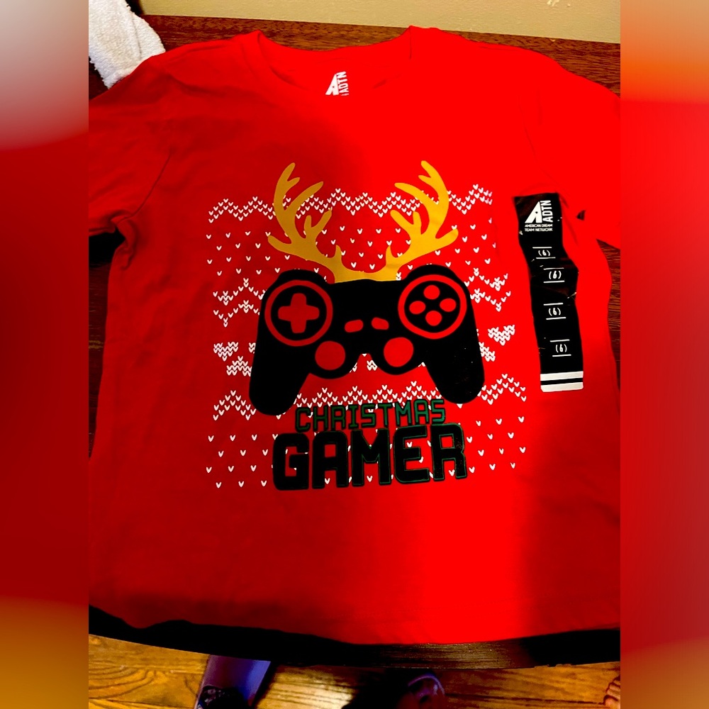 Christmas Gamer Boys size 6 T Shirt NWT